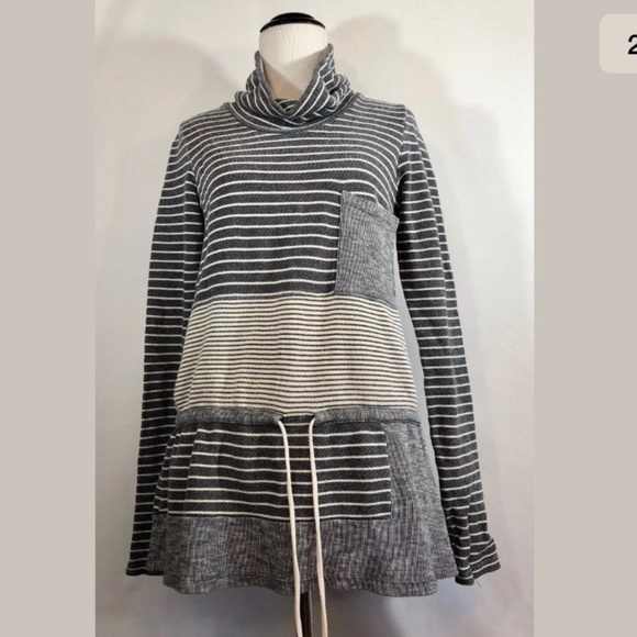 Anthropologie striped pullover. Soft & Comfy - Picture 5 of 6